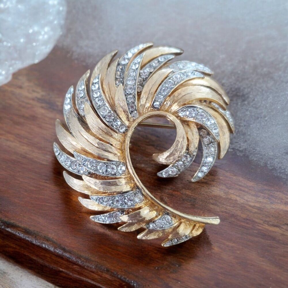 Vintage Swirl Brooch Pin Gold Tone Textured Feather Rhinestone